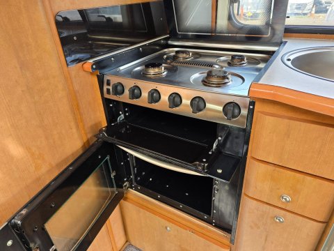 Bessacarr E410 Motor Home 27