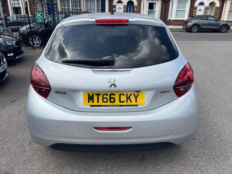 Peugeot 208 1.2 PureTech Allure Premium Euro 6 5dr 5