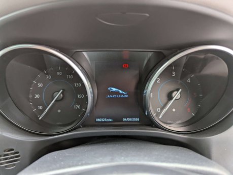 Jaguar F-Pace 2.0 F-PACE Portfolio AWD D Auto 4WD 5dr 69