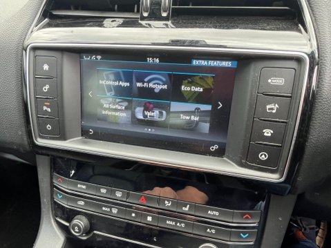 Jaguar F-Pace 2.0 D180 Prestige AWD Euro 6 (s/s) 5dr 30