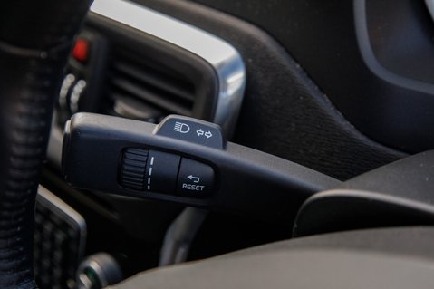 Volvo V40 T2 MOMENTUM 16