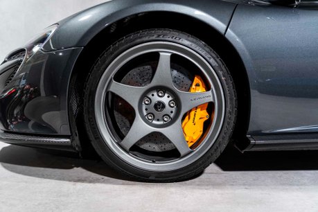 McLaren 650S LE MANS. UK CAR. 1 OF 50 EXAMPLES. CARBON INTERIOR & EXTERIOR. FRONT LIFT. 11