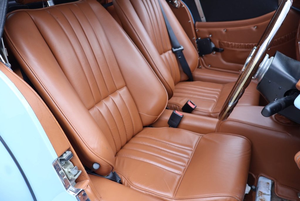 Morgan 4/4 4300 miles from new stored in a heated garage  STUNNING COLOUR COMBO 17