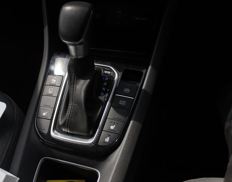 Hyundai IONIQ PREMIUM MHEV 19