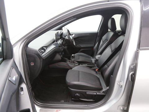 Ford Focus 1.0T EcoBoost ST-Line X Euro 6 (s/s) 5dr 21