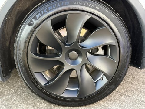 Tesla Model Y SUV 5dr Electric Auto RWD (346 ps) 16