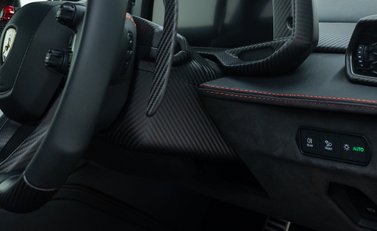 Lamborghini Revuelto 14