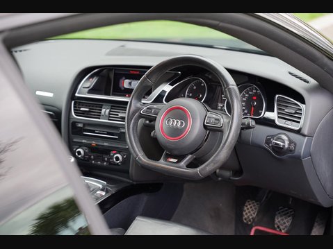 Audi A5 2.0 TDI Black Edition Plus quattro Euro 6 (s/s) 2dr 25