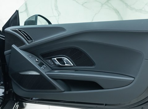 Audi R8 V10 PERFORMANCE CARBON BLACK 22