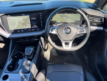 Volkswagen Touareg 3.0 TDI V6 R-Line Tech Tiptronic 4Motion Euro 6 (s/s) 5dr