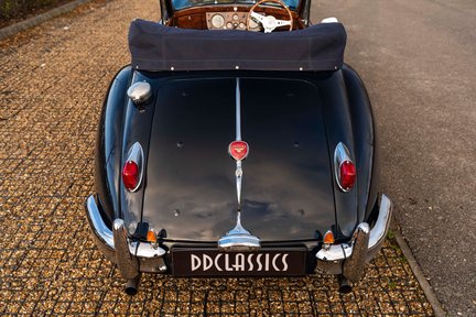 Jaguar XK 140 Drop-Head Coupe 23