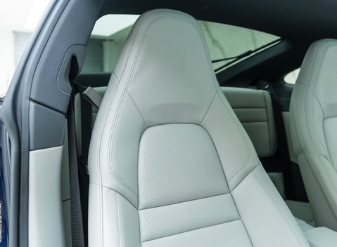 Porsche 911 Carrera S (992) 12