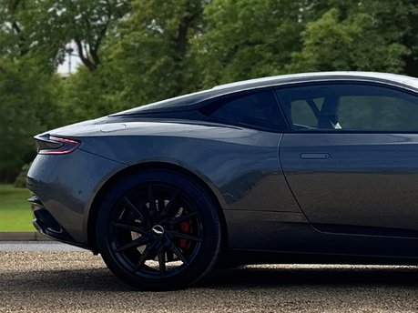 Aston Martin DB11 4.0L V8 Coupe 12