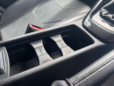 Ford Focus TITANIUM X 39