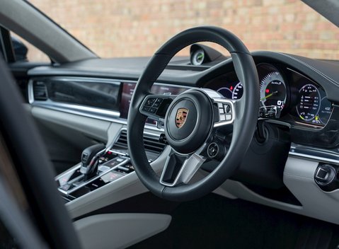 Porsche Panamera Turbo S E-Hybrid 11