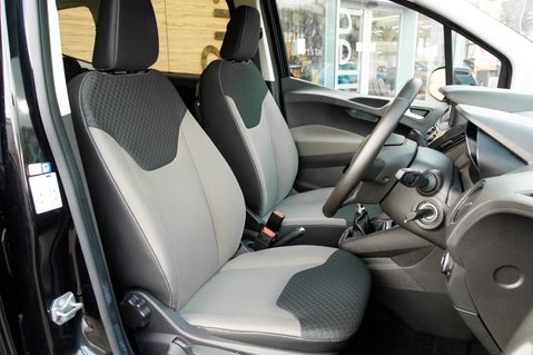 Ford Tourneo Courier TITANIUM 26