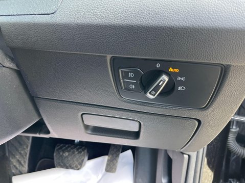 Volkswagen Passat 2.0 TDI EVO SEL DSG Euro 6 (s/s) 5dr 28