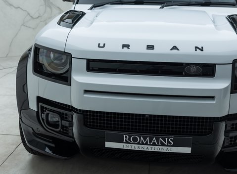 Land Rover Defender 90 V8 P525 URBAN 32