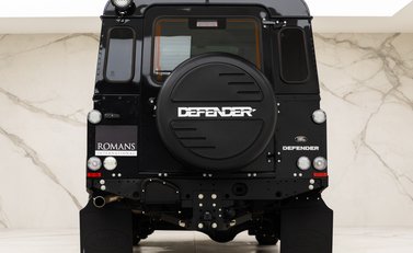 Land Rover Defender 110 XS 5