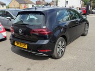 Volkswagen Golf E-GOLF 9