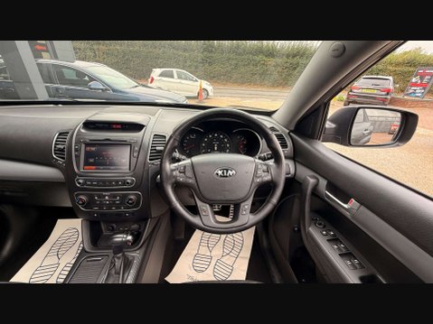 Kia Sorento 2.2 Sorento KX-3 Sat Nav CRDi 4x4 Auto 4WD 5dr 9