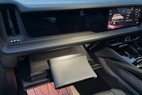 Porsche Cayenne V6 S E-HYBRID BLACK EDITION - PANORAMIC ROOF - AS NEW CONDITION 70