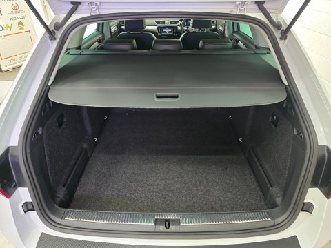 Skoda Superb 2.0 TDI SE Technology DSG Euro 6 (s/s) 5dr 9