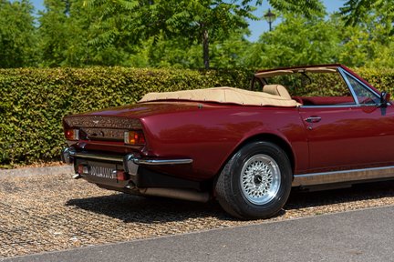Aston Martin V8 Volante EFi 19