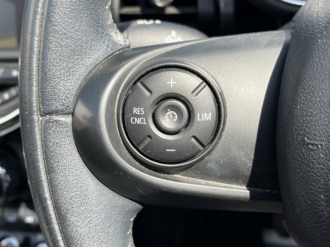 Mini Convertible 1.5 Cooper 2dr [Chili/Media Pack XL] 27