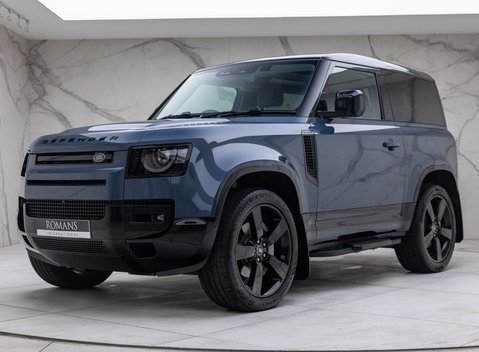 Land Rover Defender 90 D300 X-DYNAMIC HSE 1