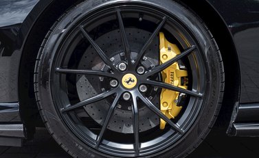 Ferrari 812 Superfast 10