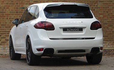 Porsche Cayenne GTS 6