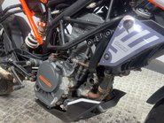 KTM Duke 2018 26K RUNNING PROJECT BIKE SPARES OR REPAIR 125CC NAKED 23