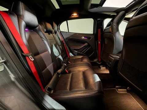 Mercedes-Benz GLA Class GLA 220 D 4MATIC AMG LINE PREMIUM PLUS 16