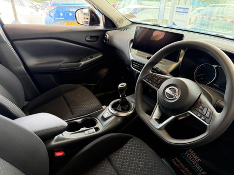 Nissan Juke 1.0 DIG-T Acenta Premium Euro 6 (s/s) 5dr 17