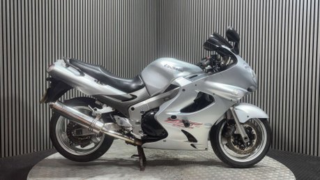 Kawasaki ZZR 2003 ONLY 24K TOURER PROJECT BIKE SPARES OR REPAIR 1200CC 1