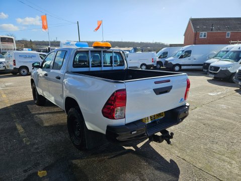 Toyota Hilux ACTIVE 4WD D-4D DCB 8