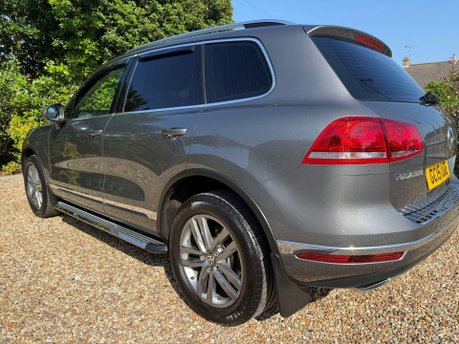 Volkswagen Touareg 3.0 TDI V6 BlueMotion Tech SE Tiptronic 4WD Euro 6 (s/s) 5dr 8
