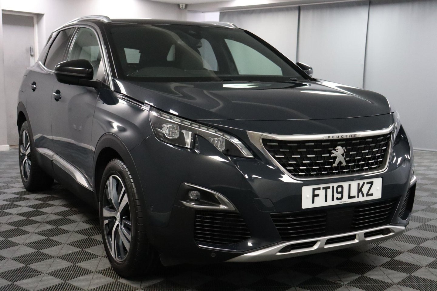 2019 Peugeot 3008 — image 13