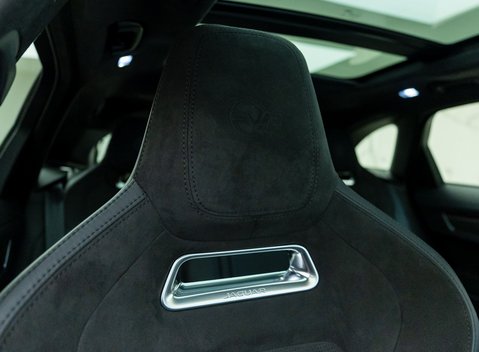 Jaguar F-Pace SVR 15