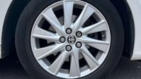 Toyota Yaris 1.5 VVT-h Icon Hatchback 5dr Petrol Hybrid E-CVT Euro 6 (s/s) (116 ps) 28