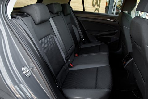 Volkswagen Golf ACTIVE TSI 37