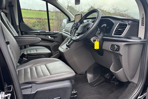 Ford Tourneo Custom 320 L1 Titanium X 185 ps 8 Seater 17