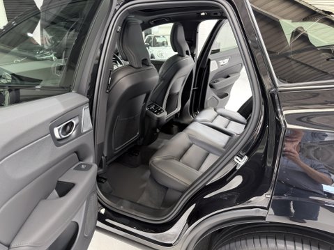 Volvo XC60 B5 ULTRA BLACK EDITION AWD 76
