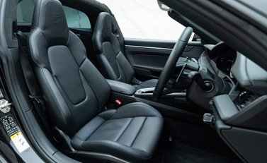 Porsche 911 Targa 4S (992) 8