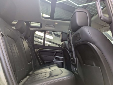 Land Rover Defender 2.0 Defender SE Auto 4WD 5dr 22