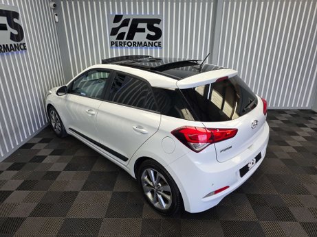 Hyundai i20 1.2 Premium SE Hatchback 5dr Petrol Manual Euro 6 (84 ps) 11