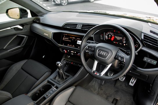Audi Q3 TFSI S LINE