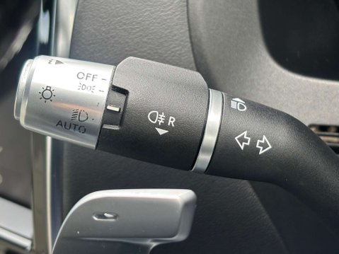 Jaguar XE 2.0 D180 R-Dynamic SE Saloon 4dr Diesel Auto Euro 6 (s/s) (180 ps) 64