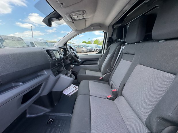 Citroen Dispatch XLWB L3H1 Low Roof Enterprise 1000 Air Con EURO 6 13